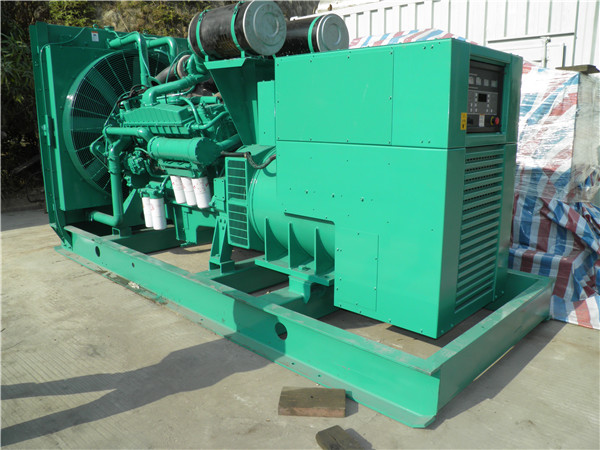 乐都出租发电机 发电机组厂家：柴油发电机组的控制屏的作用是什么？